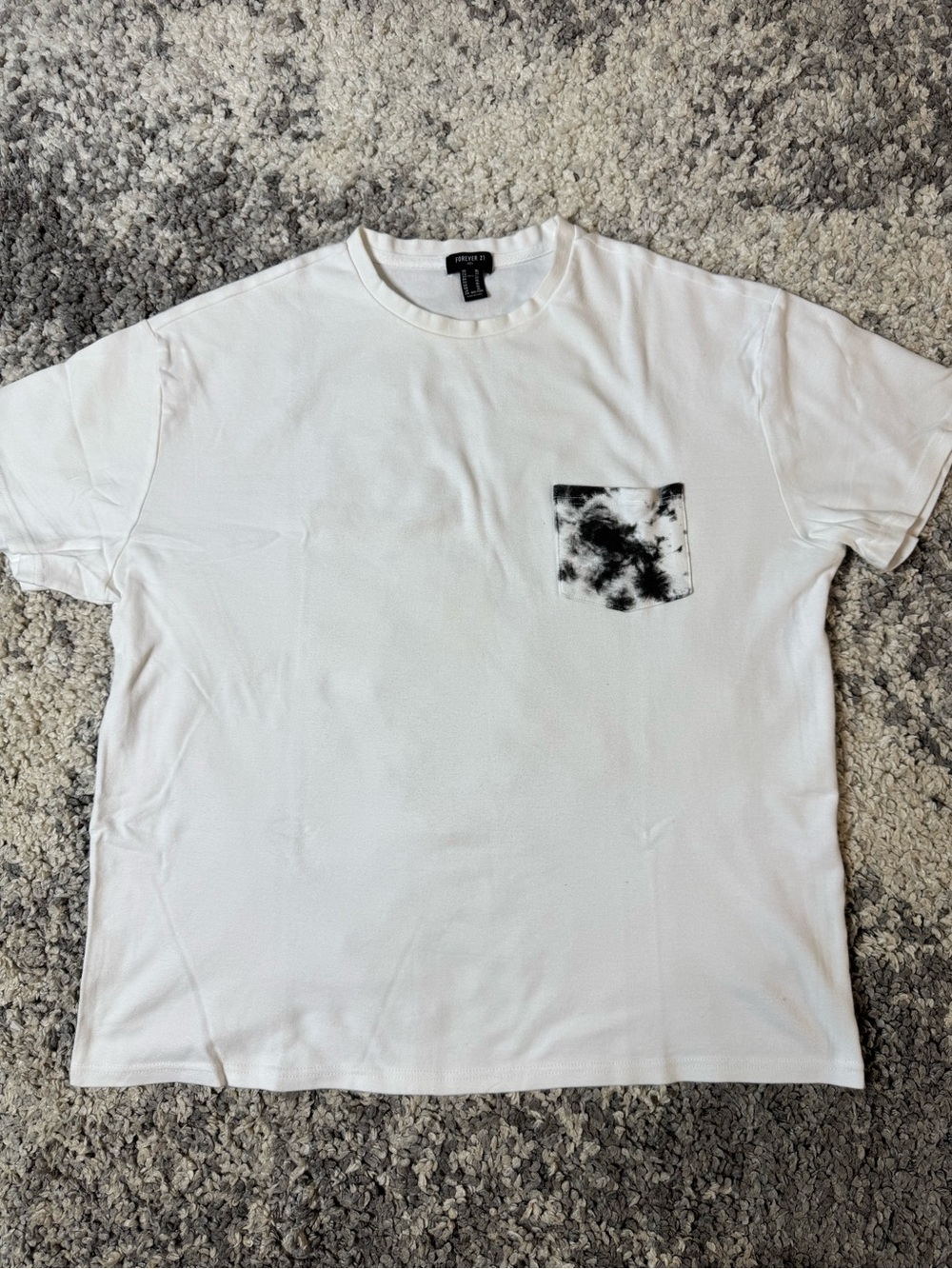 Forever 21 Men, Men’s White Crew Neck T-Shirt with Black Tie-Dye Pocket, XL